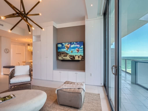 Luxury 2 - Bedroom Oceanfront Condo on Singer Island